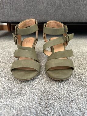 Crown Vintage Olive Green Strappy Block Heel Sandals